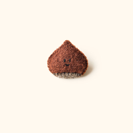 Daily White | Chestnut Woollen Brooch