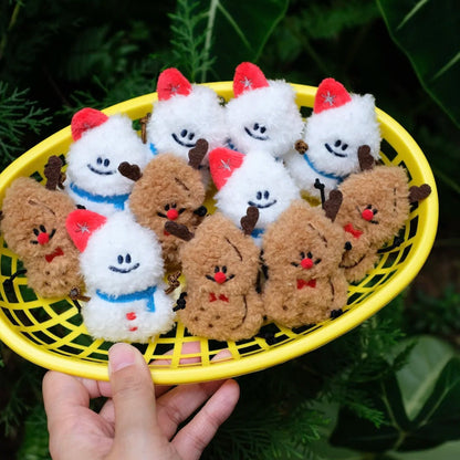 Fickle Plan | Mini Peanut Christmas Keychain